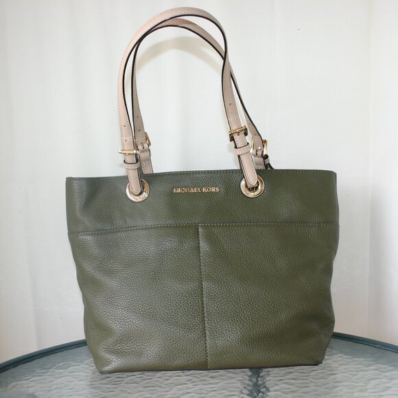 Michael Kors Olive Green Leather-like Shoulder Purse B-206 - Picture 2 of 13